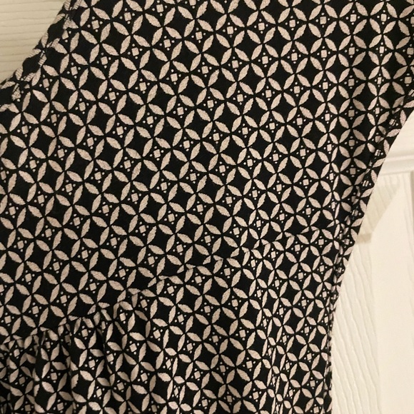 Like new dress by Uniqlo - Picture 3 of 3